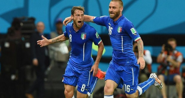 Claudio-Marchisio-of-Italy-L-celebrates-scoring-his-teams-first-goal-with-Daniele-De-Rossi-620x330.jpg
