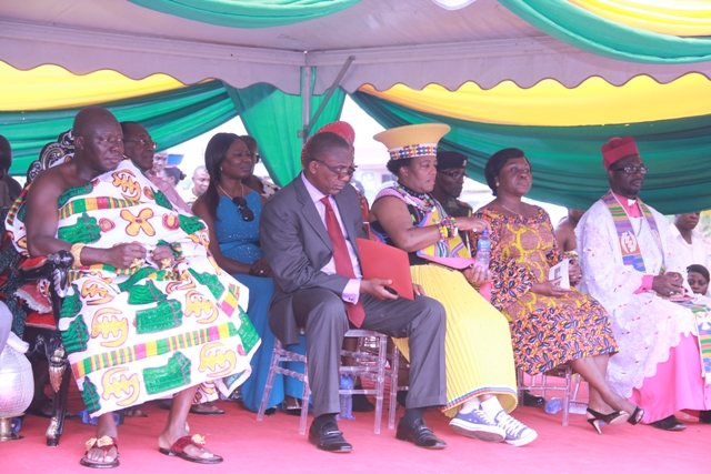 santehene, Otumfuo Osei Tutu II is flanked on the dais by Director of Delico Kumasi, Mr. Kofi Sekyere, the South African High Commissioner to Ghana Her Excellency, Jeanette Ndhlovu, the Acting Ghana High Commissioner to South Africa Her Excellency Martha Pobee