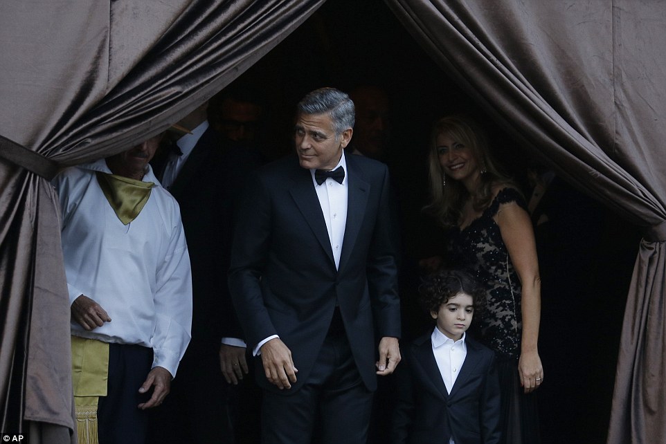 Actor George Clooney weds in stunning ceremony