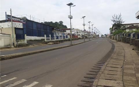 Sierra Leone Ebola burial team attacked despite lockdown