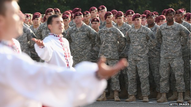US and Nato troops begin Ukraine military exercise
