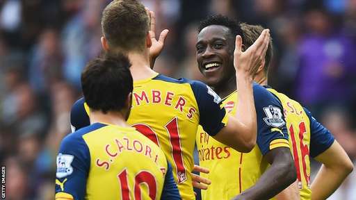 Welbeck, Ozil score in comfortable Arsenal win