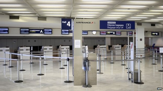 Air France pilots continue strike after talks fail