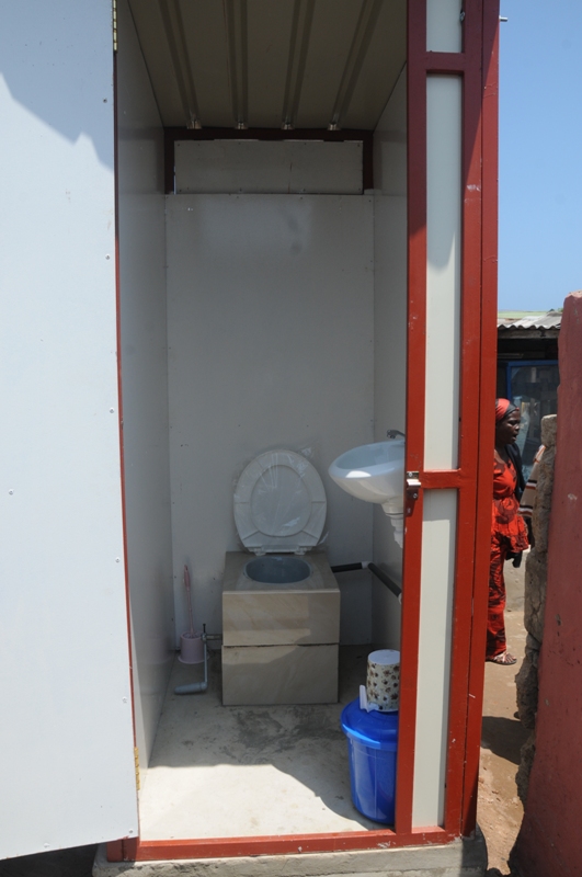 Veep inspects pilot Biofil Toilet System